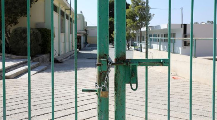 Οι καθηγητές επέστρεψαν, οι μαθητές τους γύρισαν την πλάτη: Μόλις 5% προσήλθε στις τάξεις μετά τις 11:00 – Δύο σχολεία έκαναν τη διαφορά