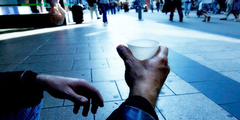 Προσοχή από επαίτες-απατεώνες την περίοδο των γιορτών συστήνει η Αστυνομία | Philenews