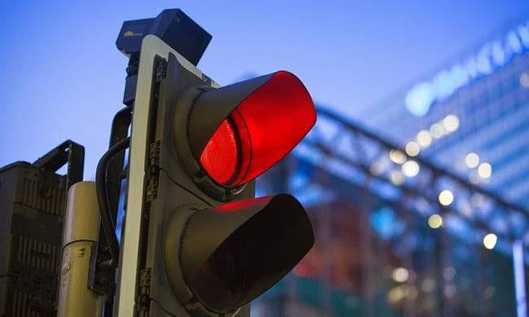 Ιδού τα φώτα τροχαίας με τις γυναικείες φιγούρες – Πώς θα ονομάζονται – Τι άλλο ακολουθεί (εικόνες)