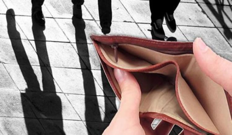 Ένας στους τρεις στην κατώτερη εισοδηματική τάξη – Ένας στους επτά σε κίνδυνο φτώχειας