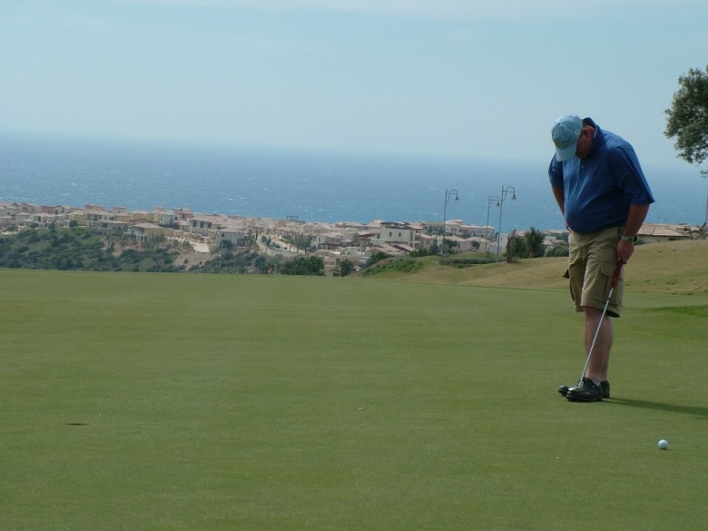 6.679 τόνοι νερού για 5 γήπεδα γκολφ