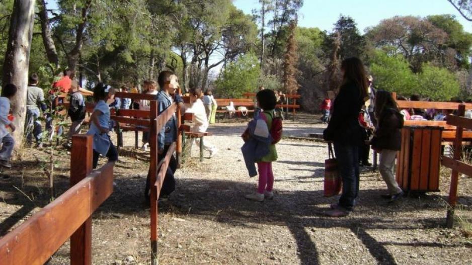 Child Rights Commissioner Condemns Exclusion of Children from Camp Due to Lack of Companion