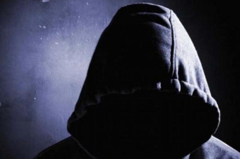 Καταγγελία 31χρονου στη Λεμεσό: Οδήγησε κατά λάθος το αυτοκίνητο του σε αδιέξοδο – Νεαροί του έριξαν πέτρες και κροτίδα – Τον καταδίωξαν και διέφυγε πεζός