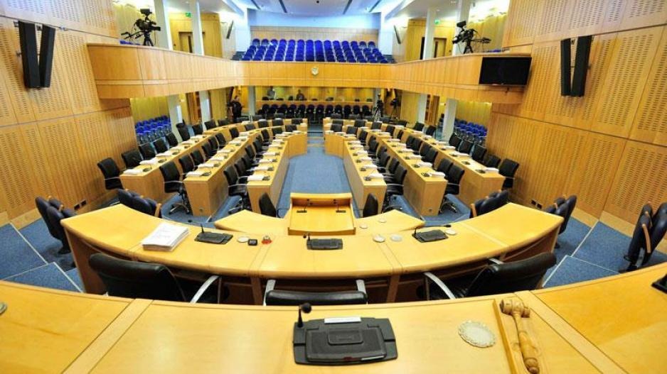 Ο τοξικός λόγος βλάπτει τη δημοκρατία