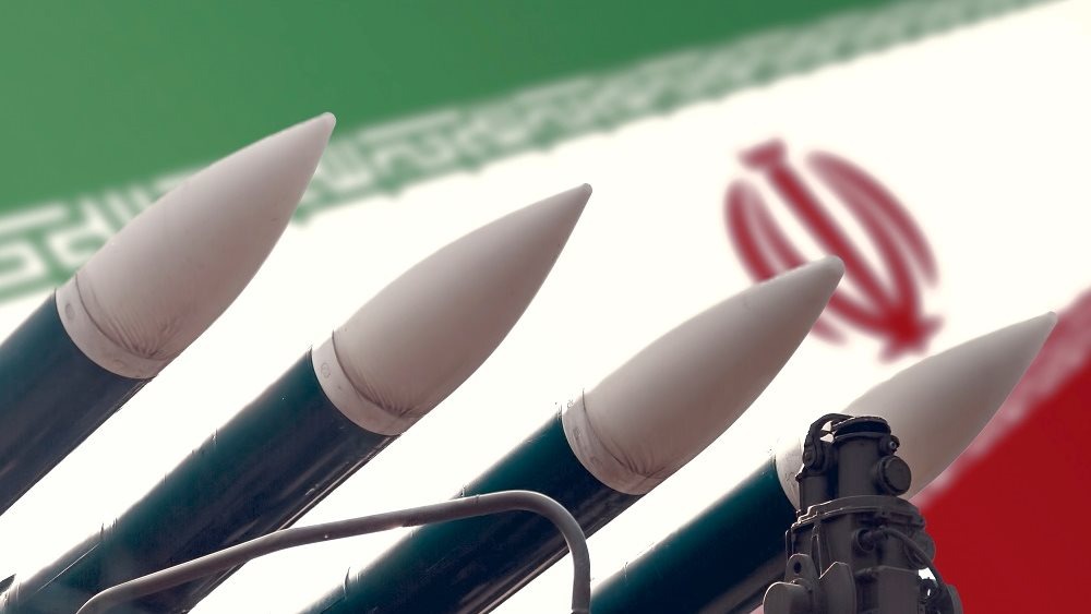 Αρχηγός ιρανικού στρατού: Έτοιμοι για συντριπτική απάντηση απέναντι στις απειλές των ΗΠΑ