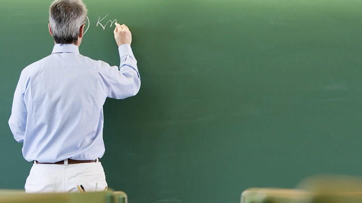 Ένταση για συμβασιούχους εκπαιδευτικούς – Πρόταση νόμου για τις τοποθετήσεις σε μακρινά σχολεία