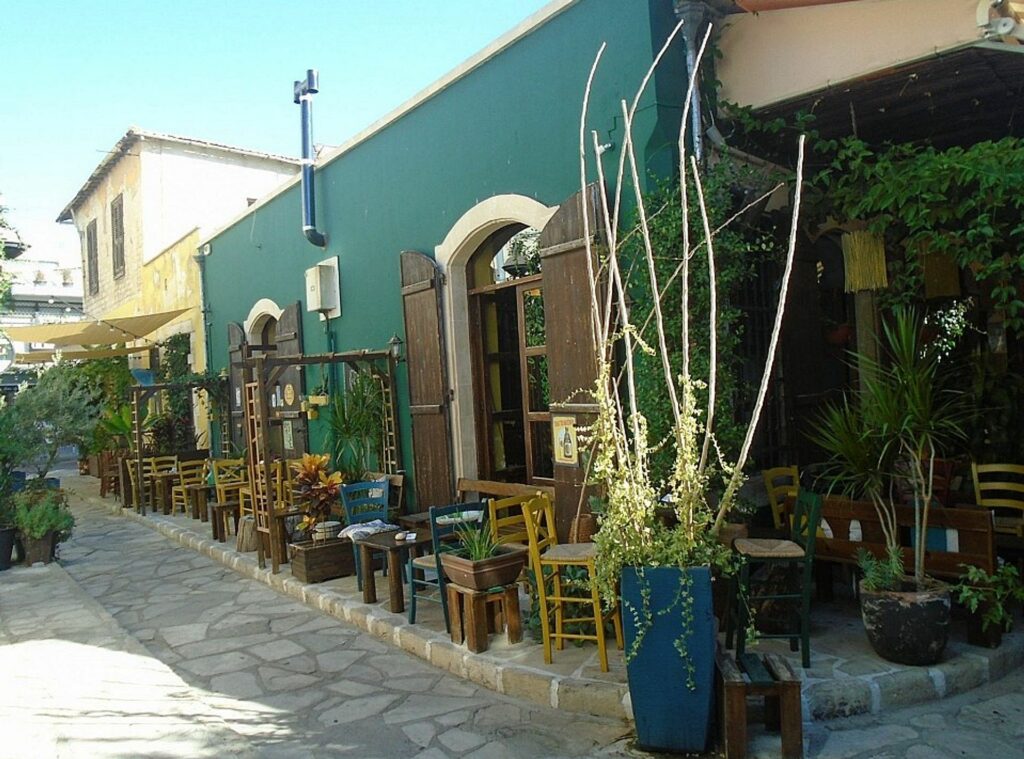 Προς πώληση 10 γνωστά κτήρια με εστιατόρια, Property for sale or rent in Cyprus