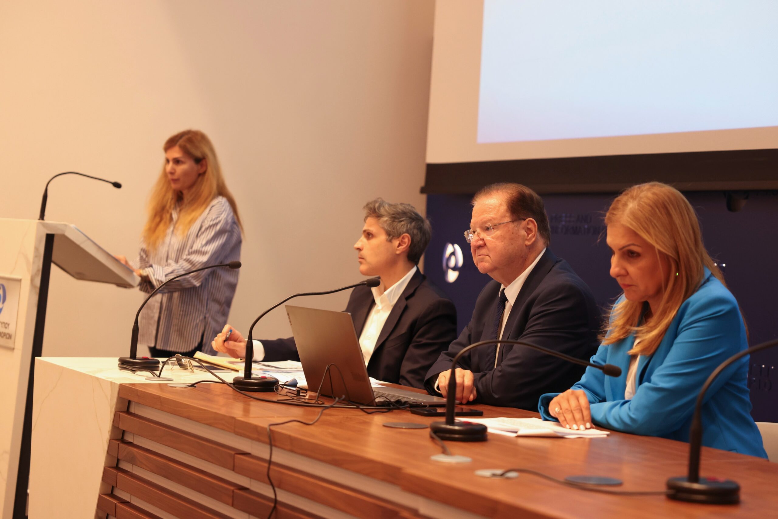 Κύριοι, δεν πάτε και τόσο καλά