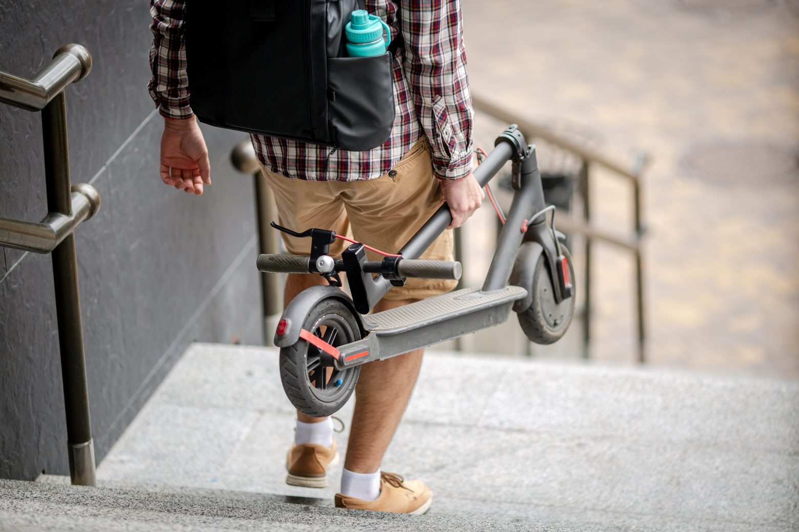 Le Youtubeur a réalisé l’impossible : il a voyagé d’Italie en France sur un scooter électrique Liberale