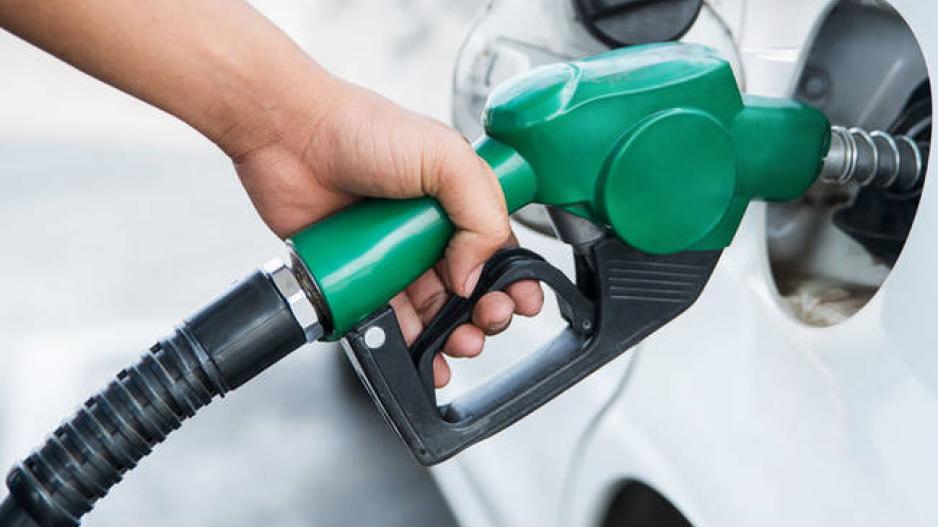 Εξετάζει και ξανά εξετάζει τα στοιχεία για καύσιμα η ΕΠΑ