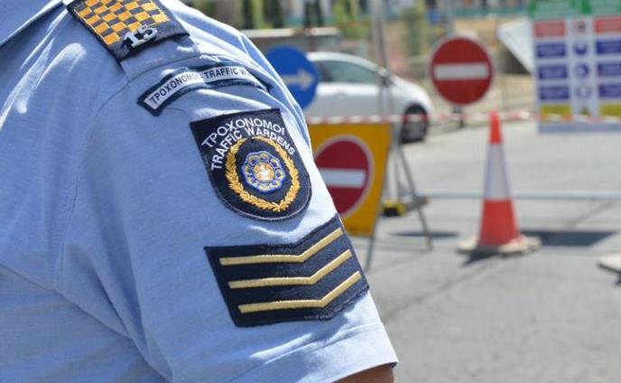 Τροχονόμοι του Δήμου Λευκωσίας εξέδωσαν εξώδικα σε αυτοκίνητα του Δήμου