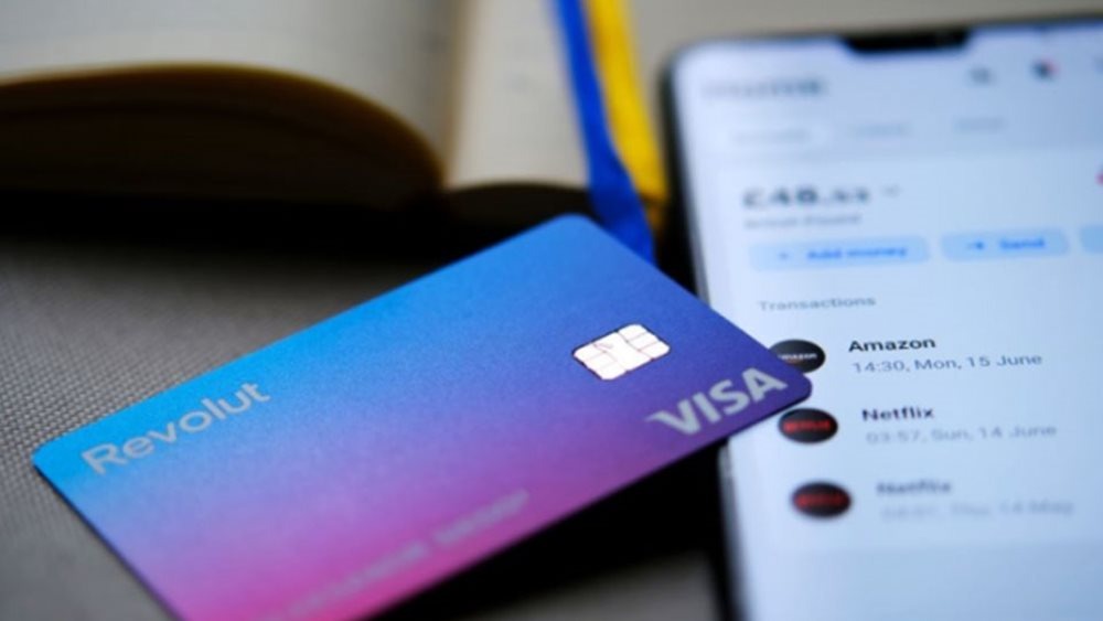 Απάτη στο όνομα της Revolut: Πώς δρουν οι επιτήδειοι και τι πρέπει να προσέξετε