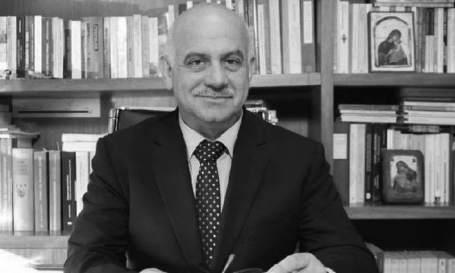 Αναγκαία η ενίσχυση του πολιτικού κέντρου