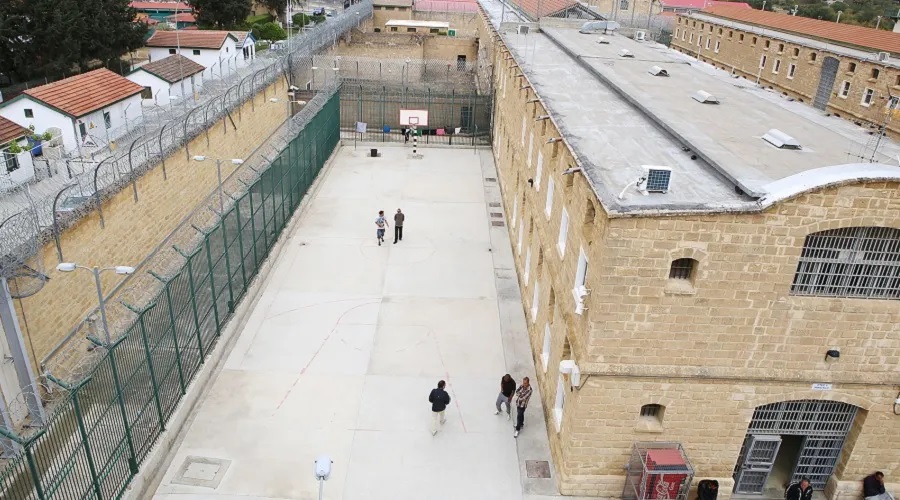 Κατάθεση-βόμβα κρατούμενης ότι αντί στο κελί έμενε για ώρες σε γραφείο – Νέα υπόθεση συγκλονίζει τις Φυλακές – Πώς σχολιάζει η Αριστοτέλους