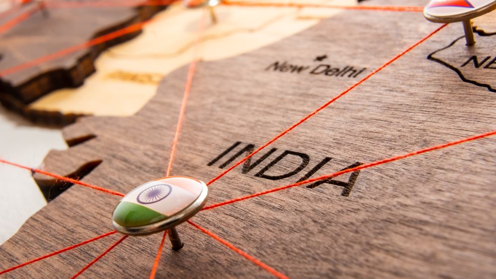 Η Ινδία περιορίζει τις εξαγωγές ντίζελ και αεροπορικών καυσίμων με νέους φόρους