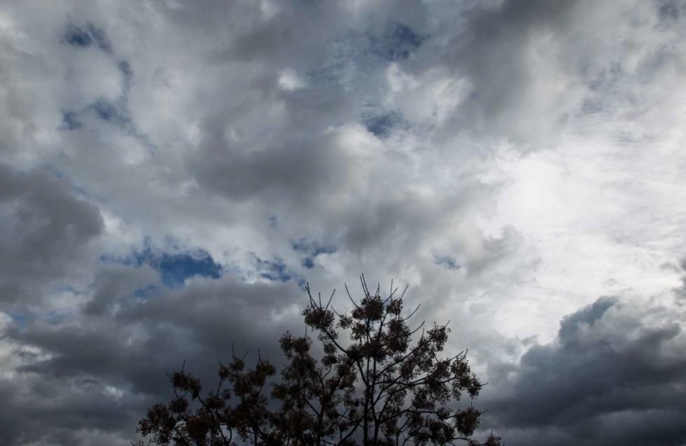 Με σκαμπανεβάσματα ο καιρός – Τι μας επιφυλάσσει το Σαββατοκύριακο – Πότε και πού αναμένονται βροχές