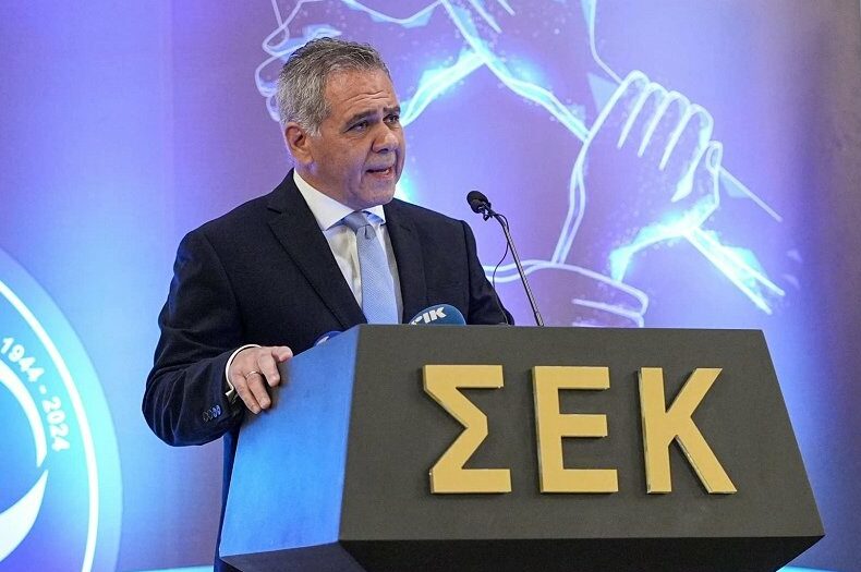 ΓΓ ΣΕΚ: Συγκοινωνούντα δοχεία ΑΤΑ – φορολογική μεταρρύθμιση