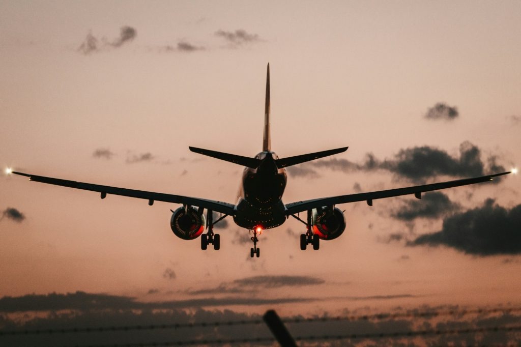 Περιπέτεια σε πτήση από Λάρνακα: Ακυρώθηκε τελευταία στιγμή η προσγείωση – Υπήρχε άλλο αεροπλάνο στο διάδρομο