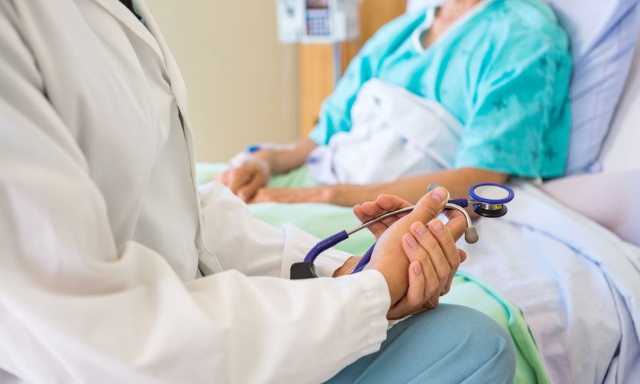 «Το επίδομα δεν φτάνει για να πάρω το φάρμακο μου»: Στο περί