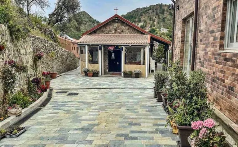 Μονή Οσίου Αββακούμ: Προσπάθεια εγγραφής δρόμου που περνά μέσα από Natura – Σε τι θα ωφελήσει το μοναστήρι