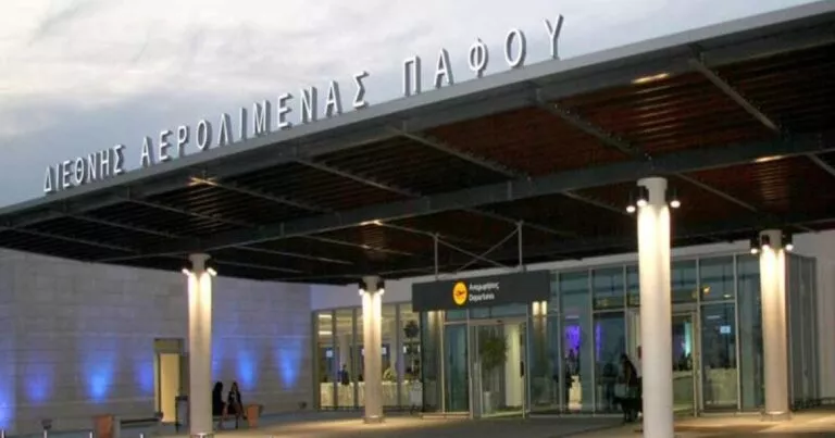 Γυναίκα συνελήφθη με 25 κιλά ναρκωτικά στις αποσκευές