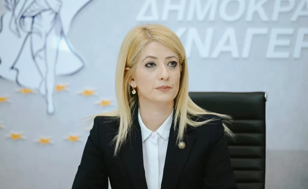 Πολιτικός καύσωνας μετά την ομιλία της Αννίτας για «διχόνοια με τους απέναντι»: Επίθεση από ΑΚΕΛ και Volt – Αιχμηρή απάντηση από τον ΔΗΣΥ