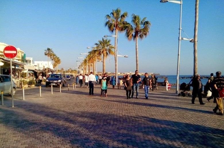 Έλεγχο ξεναγήσεων από μη επαγγελματίες και τουριστική αστυνομία ζητούν οι ξεναγοί