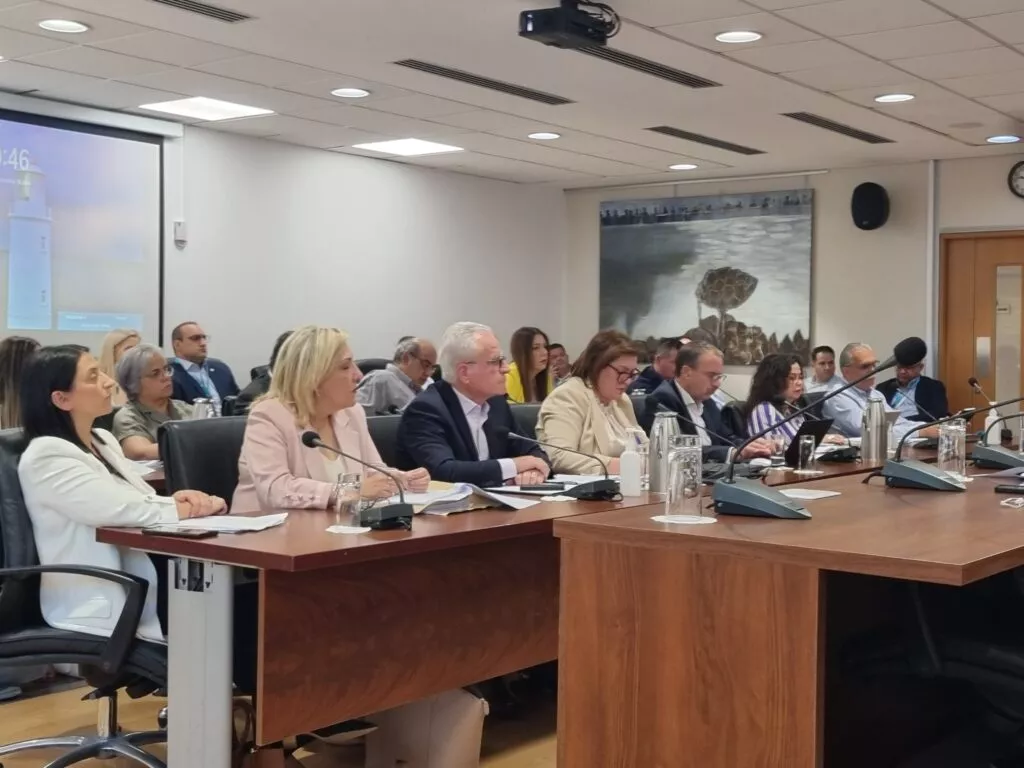 Επιτροπή Παιδείας: Κάνει απολογισμό πενταετίας και παρουσιάζει το έργο της