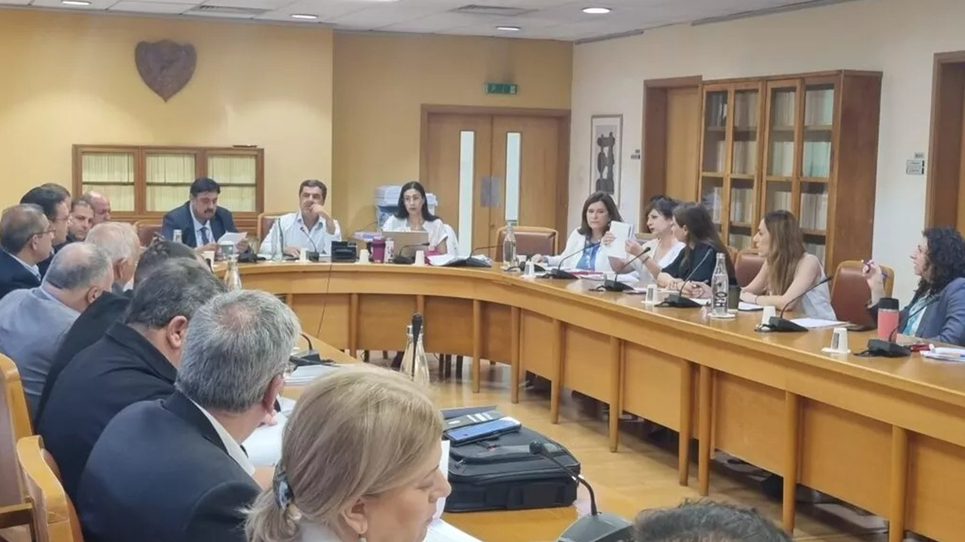 Επιτροπή Παιδείας: Αλλάζει η ώρα της συνεδρίασης για την αξιολόγηση εκπαιδευτικών – Το μπαλάκι στην ΟΕΛΜΕΚ για τη στάση εργασίας