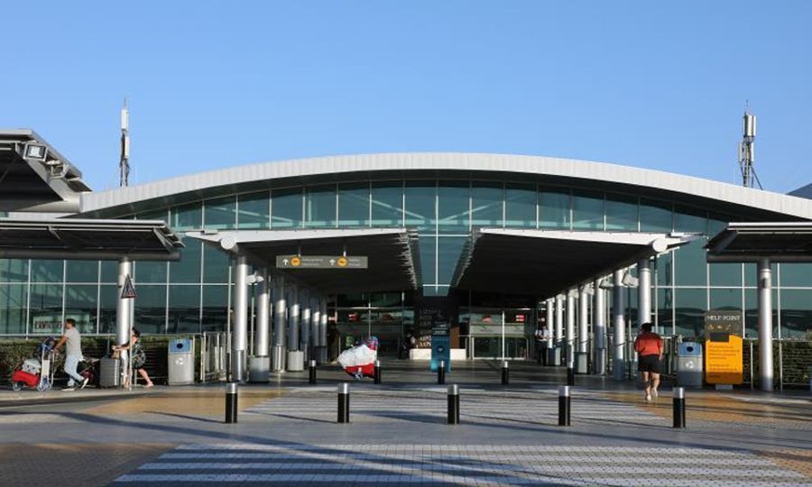 Πτήση προσγειώθηκε στη Λάρνακα λόγω κακοκαιρίας – Φίλαθλοι της Πάφου οι πλείστοι επιβάτες