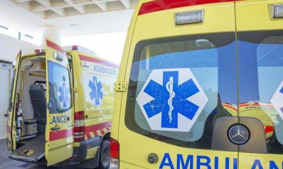 Τροχαίο στην Πάφο: Στο νοσοκομείο γυναίκα οδηγός μετά από ανατροπή του οχήματος της