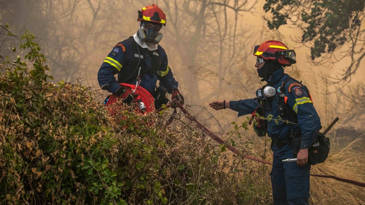 Ομολόγησε 19χρονος για εμπρησμό στην Πάτρα – Τρεις συλλήψεις και μία προσαγωγή για τις φωτιές στην Αχαΐα