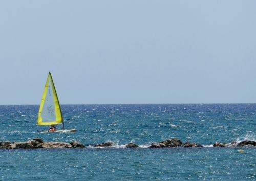 Υψηλό μικροβιολογικό φορτίο στα νερά στον Άγιο Τύχωνα – Τοπικό και προσωρινό το πρόβλημα