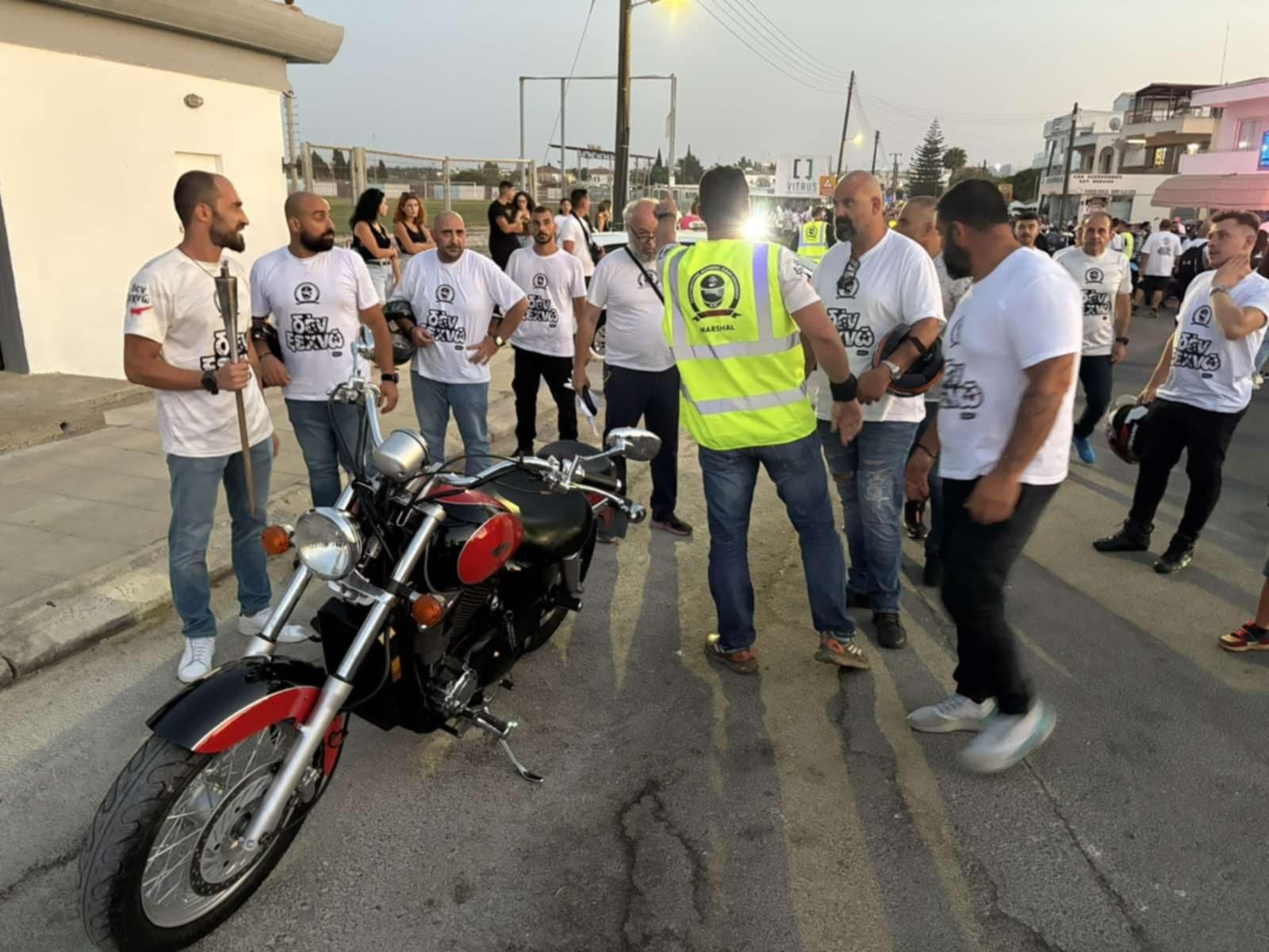 Οι μοτοσικλετιστές δεν ξεχνούν τον Τάσο Ισαάκ και τον Σολωμό Σολωμού (εικόνες)