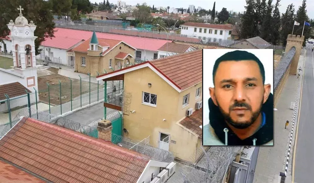 11 δεσμοφύλακες διώκονται για τον φόνο στις Φυλακές