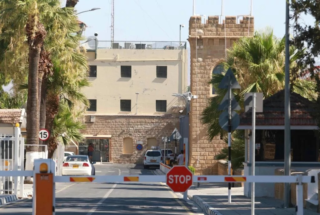 Έστησε κομπίνα με δήθεν πατέρα βρέφους από το Καμερούν και είχε παράπονο για την ποινή – Πέντε χρόνια στο κελί