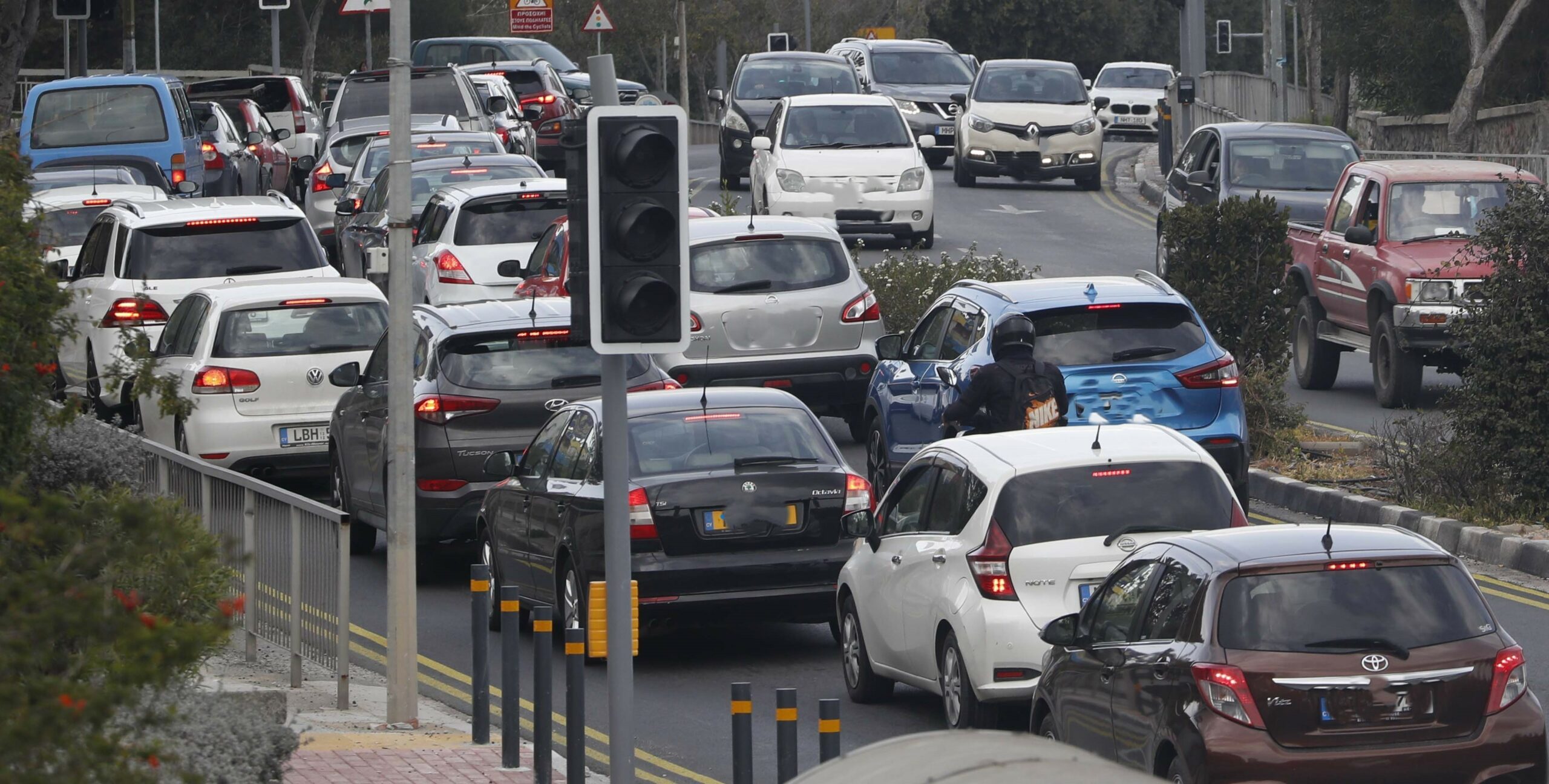 Δρόμοι κλειστοί και δίχως ρεύμα