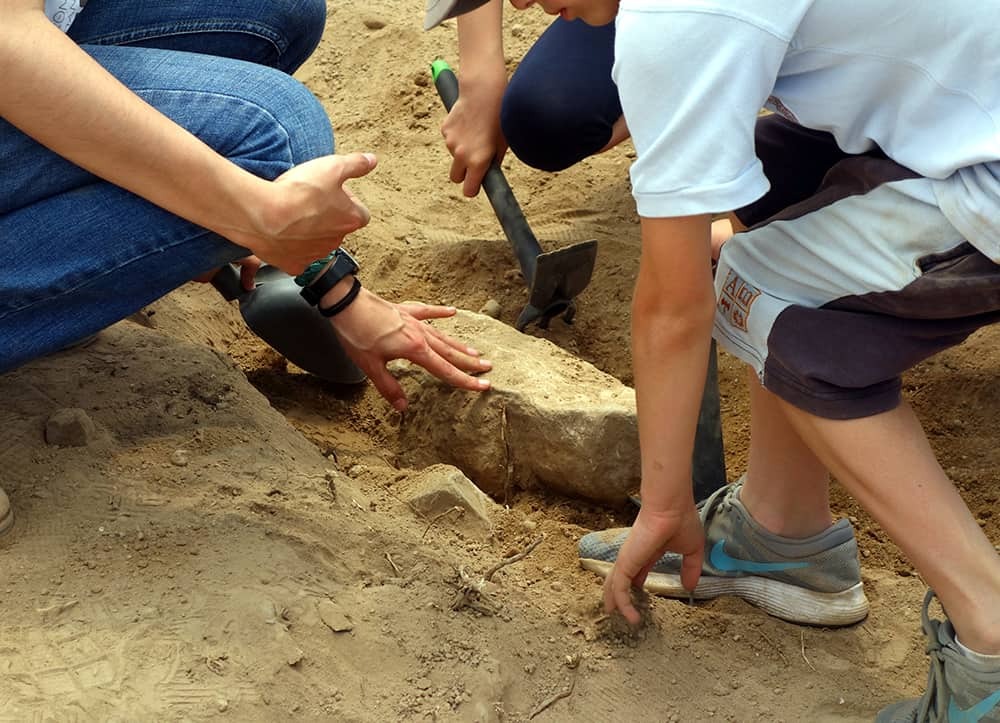 Εκτεθειμένοι οι αρχαιολογικοί χώροι – Καταγγέλλει κενά στη φύλαξη ο Σύνδεσμος Αρχαιολόγων