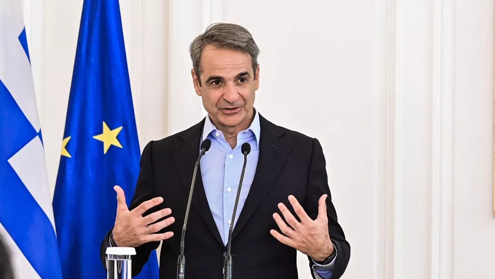 Mitsotakis: Maduro's Fall Offers Hope for Venezuela – No Comment on Legitimacy