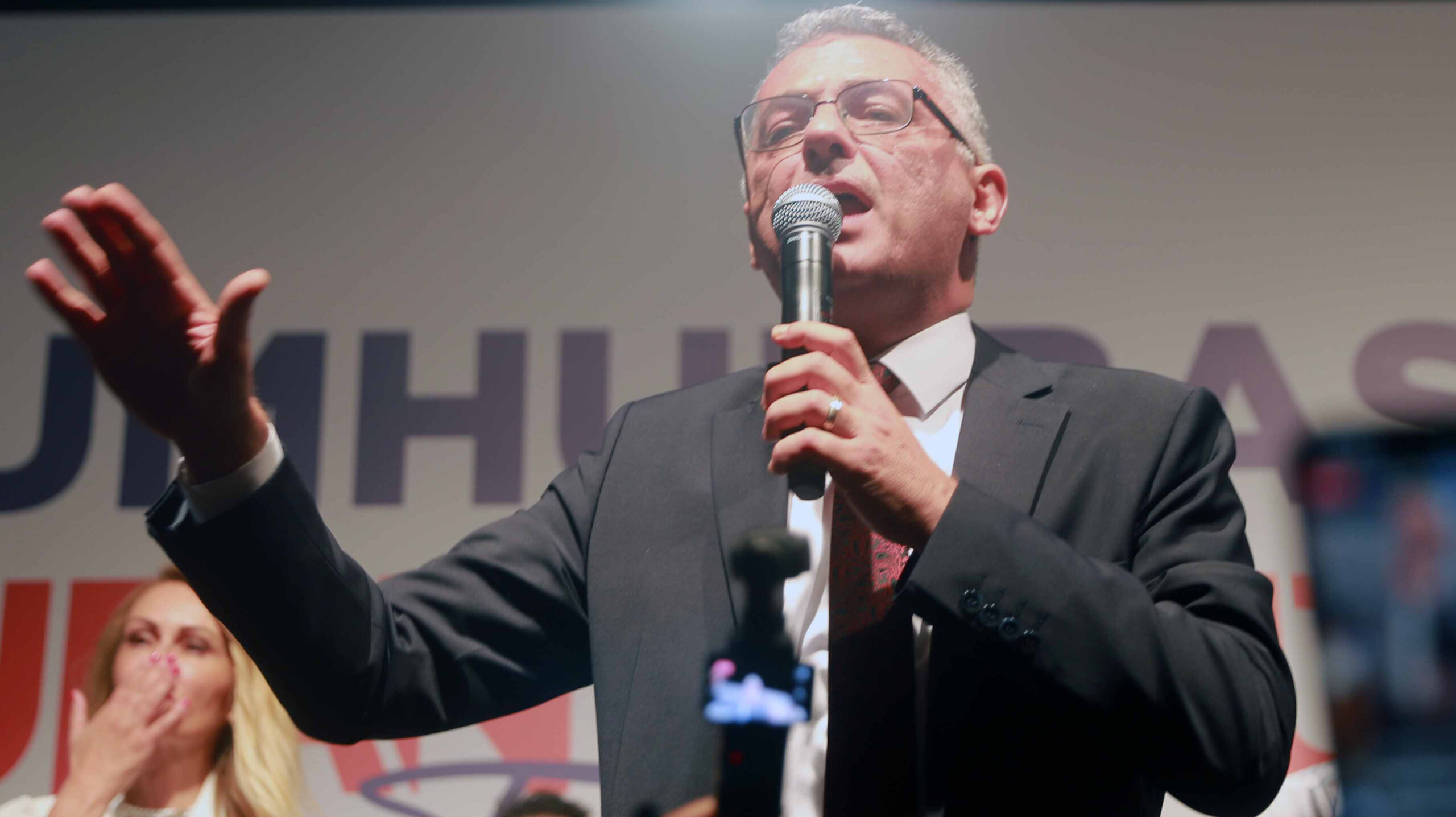 Έρχιουρμαν: Η λύση στο Κυπριακό δεν θα έρθει με εξοπλισμούς αλλά με διάλογο και συμβιβασμό