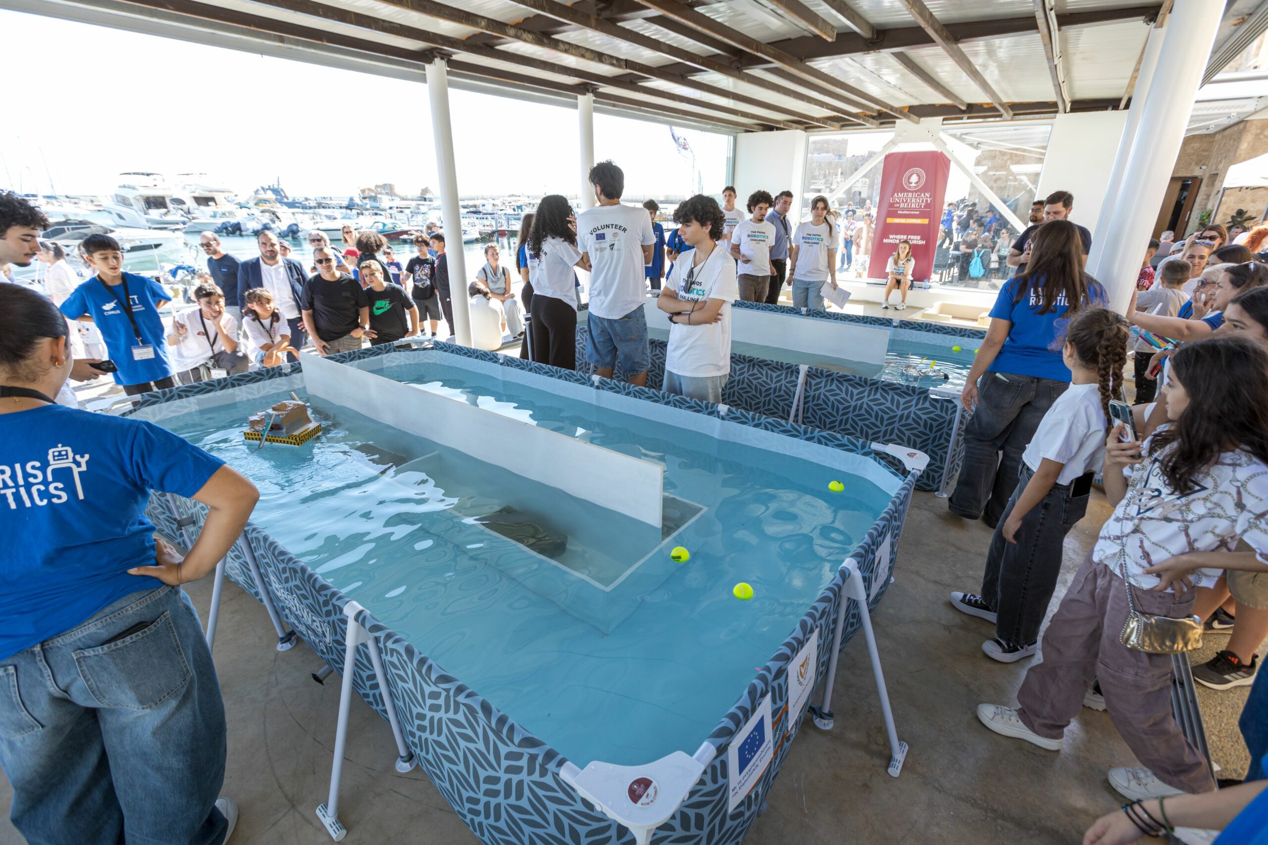Ρομποτική και καινοτομία στο λιμανάκι Πάφου: 80 μαθητές συμμετείχαν στον μαθητικό διαγωνισμό