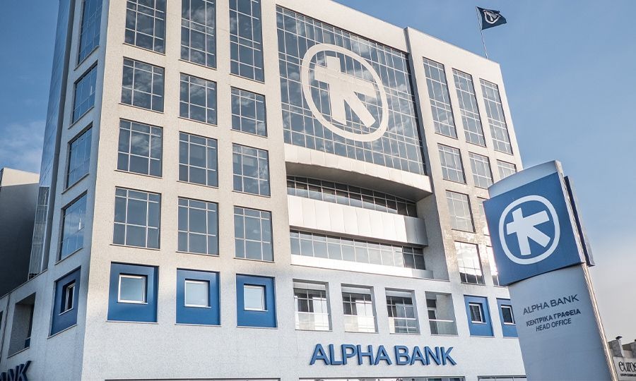 Η UniCredit αυξάνει τη συμμετοχή της στην Alpha Bank στο 29,794%