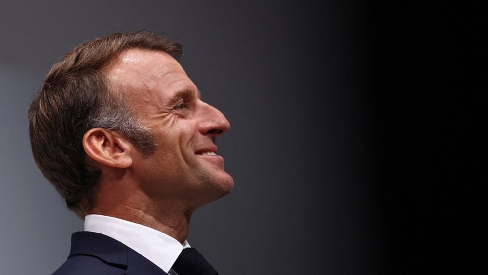 Μακρόν προς ΕΚΤ: Αναθεωρήστε τη νομισματική πολιτική ενόψει οικονομικών κινδύνων