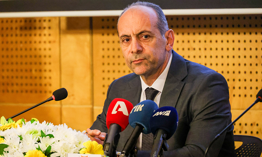 Οι φατρίες κάνουν πάρτι και ο Χαρτσιώτης ρεσιτάλ μπουρδολογίας