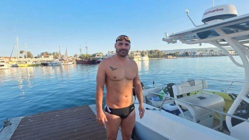 Χαράλαμπος Ταϊγανίδης: «Τα όνειρα, όρια δεν έχουν» – Από την Πάφο ξεκίνησε για παγκόσμιο ρεκόρ συνεχούς κολύμβησης ο Έλληνας παραολυμπιονίκης (εικόνες)