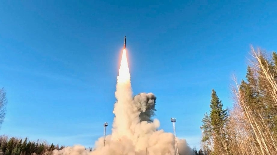 Kλιμάκωση με επίκεντρο τα πυρηνικά: ΗΠΑ και Ρωσία ανοίγουν νέα επικίνδυνη εποχή