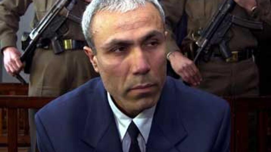 Συναγερμός στη Νίκαια όπου βρίσκεται ο Πάπας: Απομάκρυναν τον άνδρα που το 1981 είχε πυροβολήσει τον τότε Πάπα Ιωάννη Παύλο Β΄