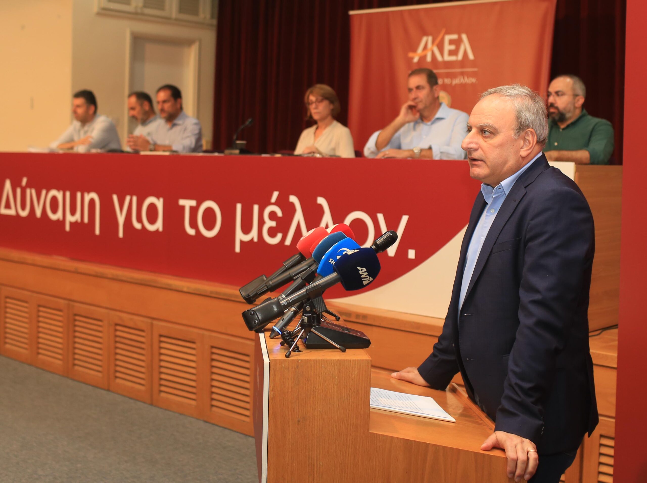 ΑΚΕΛ: Πρώτα το ψηφοδέλτιο, μετά η Ειρήνη – Στο τραπέζι και το δικαίωμα για έξι απευθείας προσθήκες στο ψηφοδέλτιο