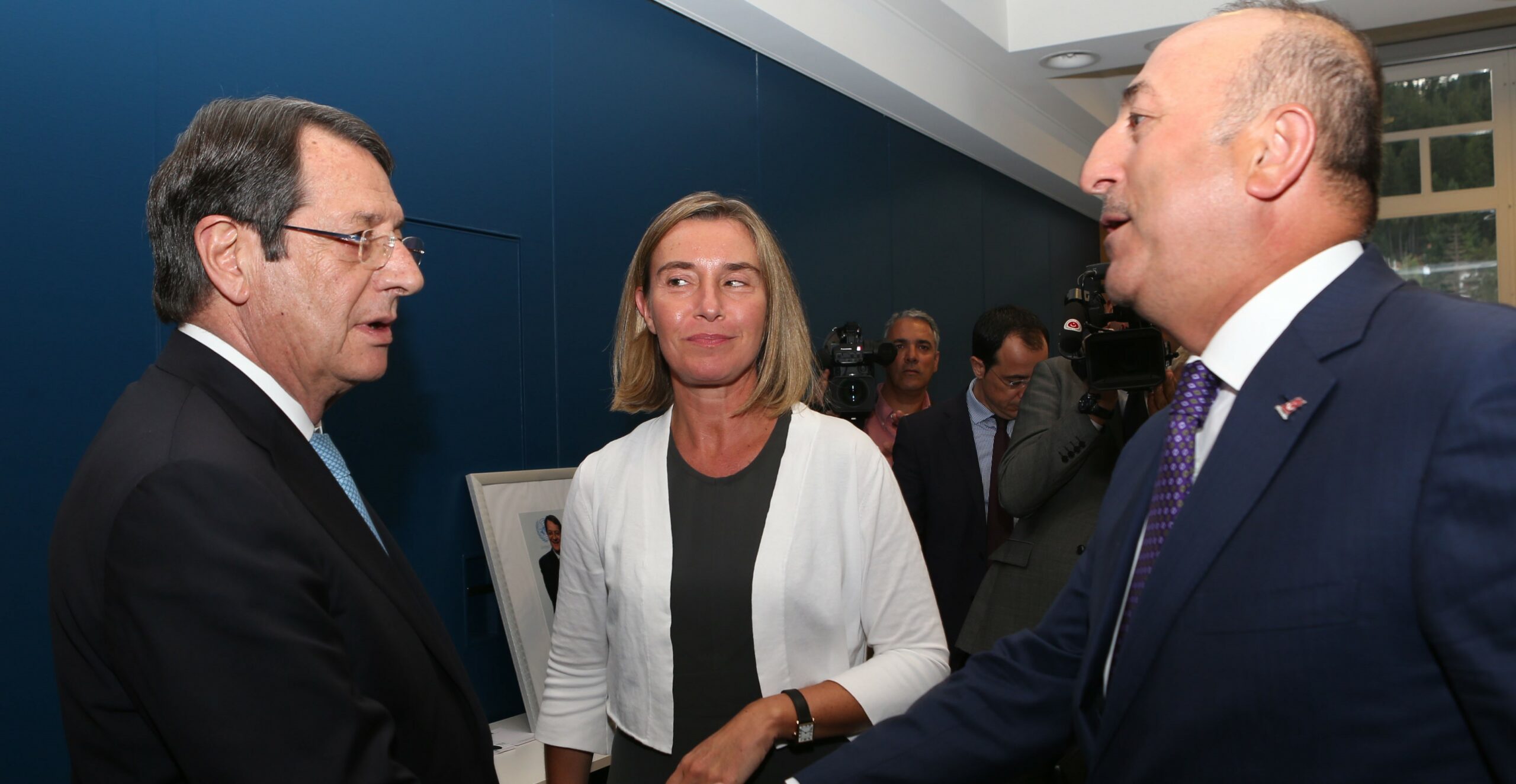 Κι όμως, επιμένουν! Ακατανόητοι και ακατονόμαστοι