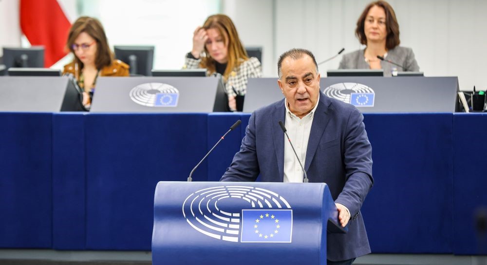 Κι όμως, ο Γεωργίου ψήφισε υπέρ του Μνημείου!